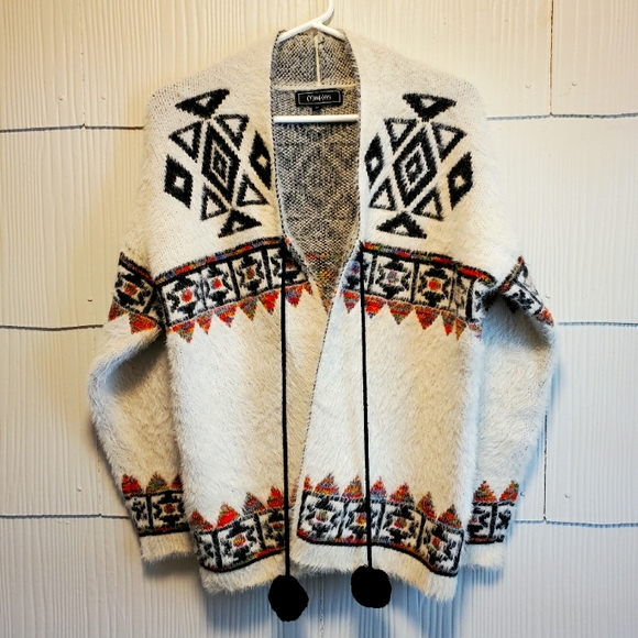 MinKas Soft Fuzzy Cardigan Medium Boho Aztec Design Pompoms Fall Winter - Picture 1 of 4